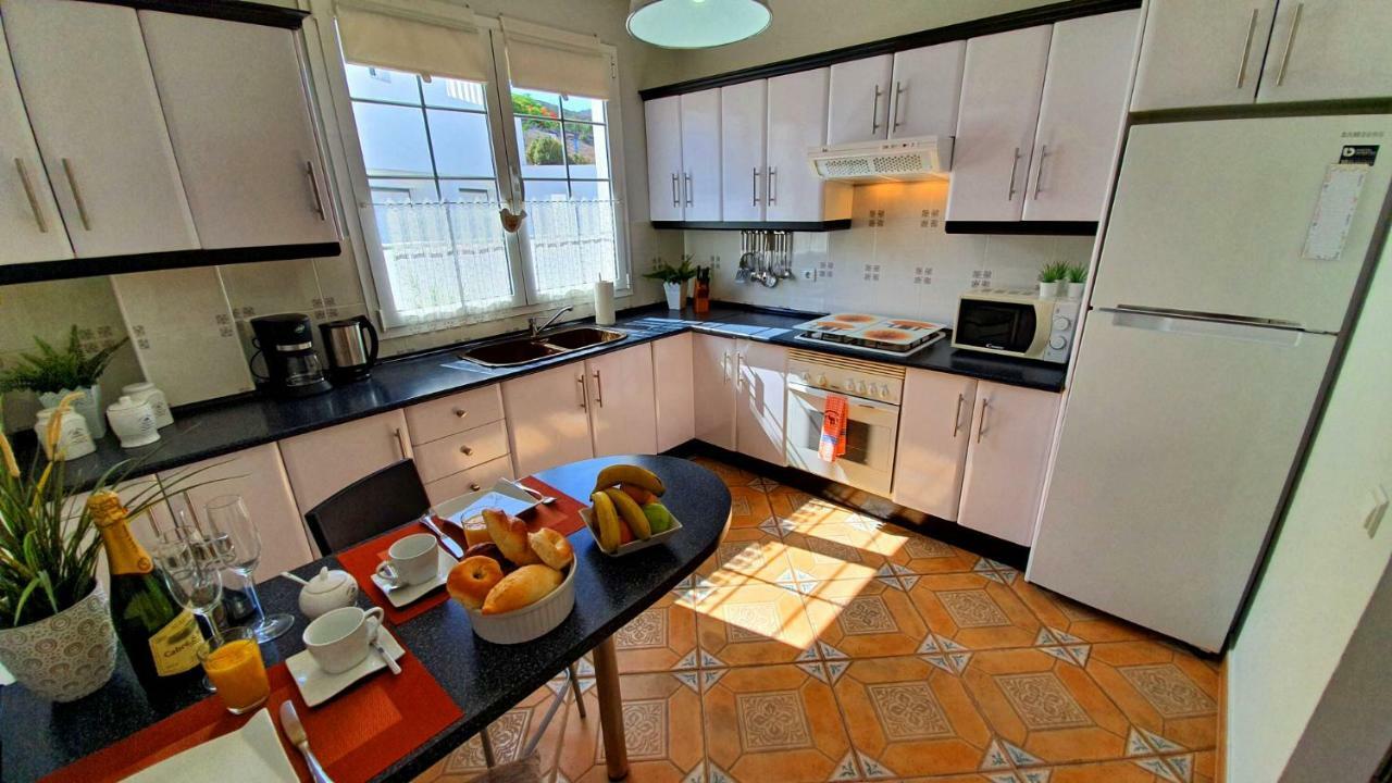 Ferienhaus Casa Blanca - Tarajalejo - Glasfaserinternet - Meerblick エクステリア 写真